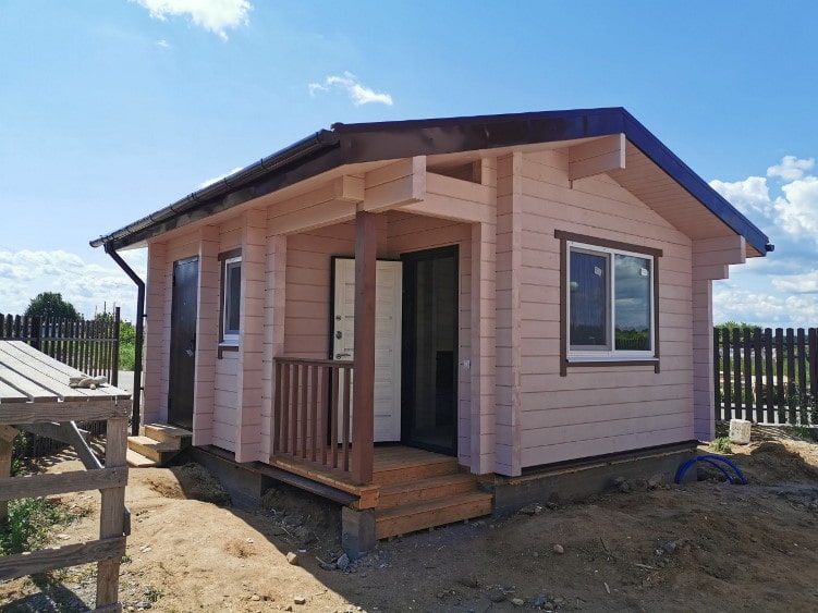 Строительство бани из профилированного бруса